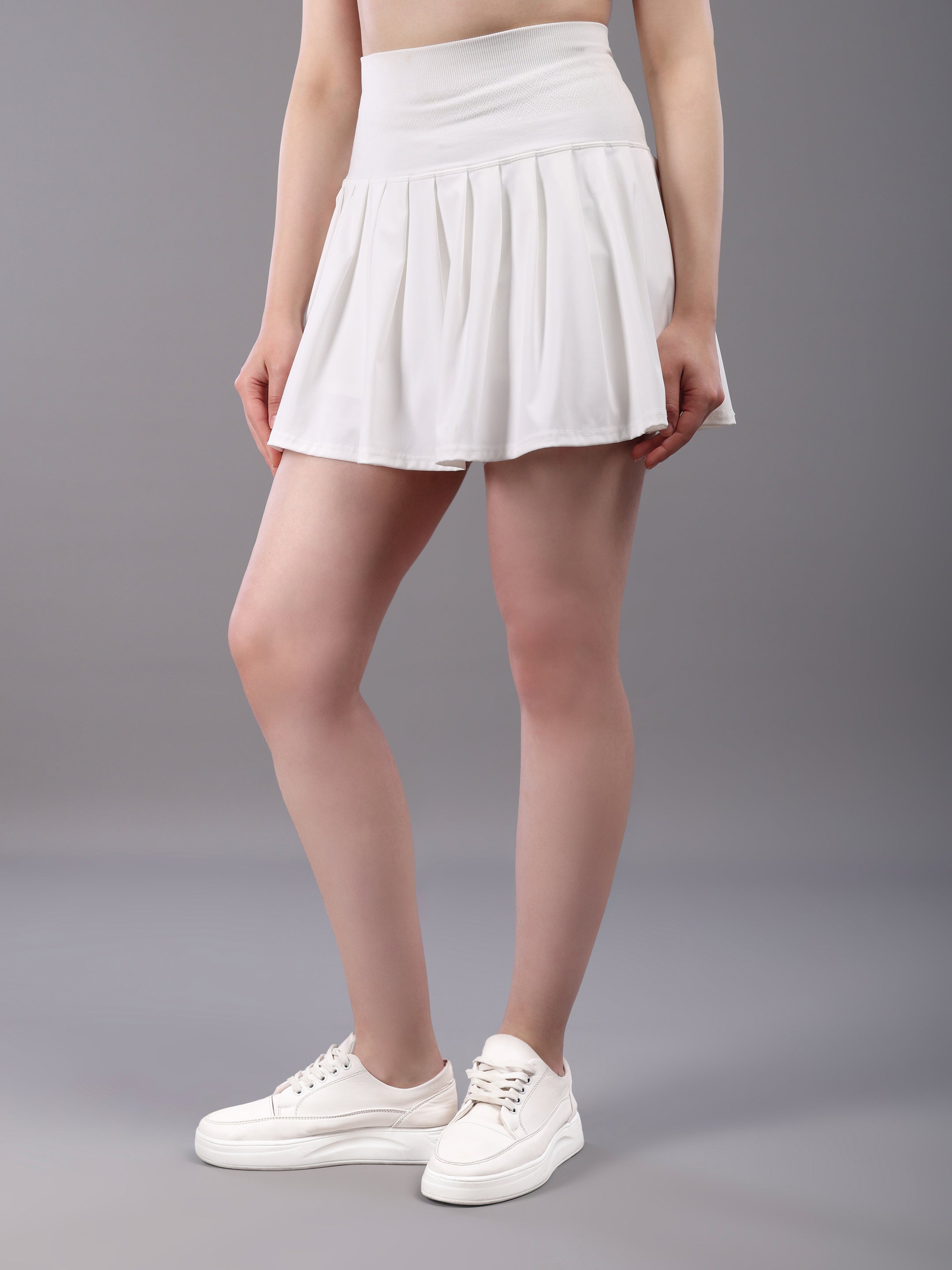 #Color_White Echo