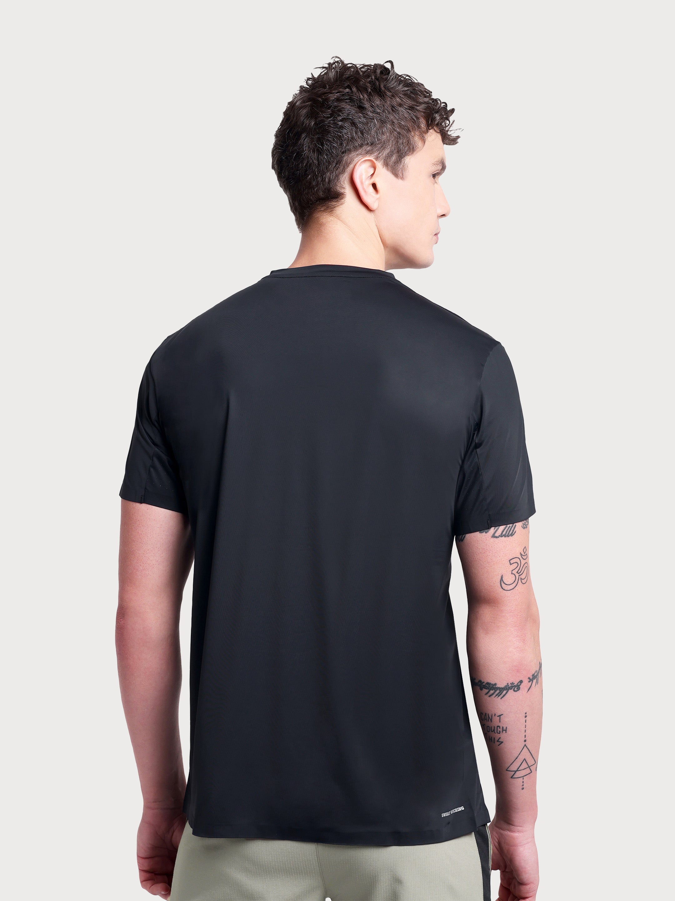UrbanThreads Tee Black