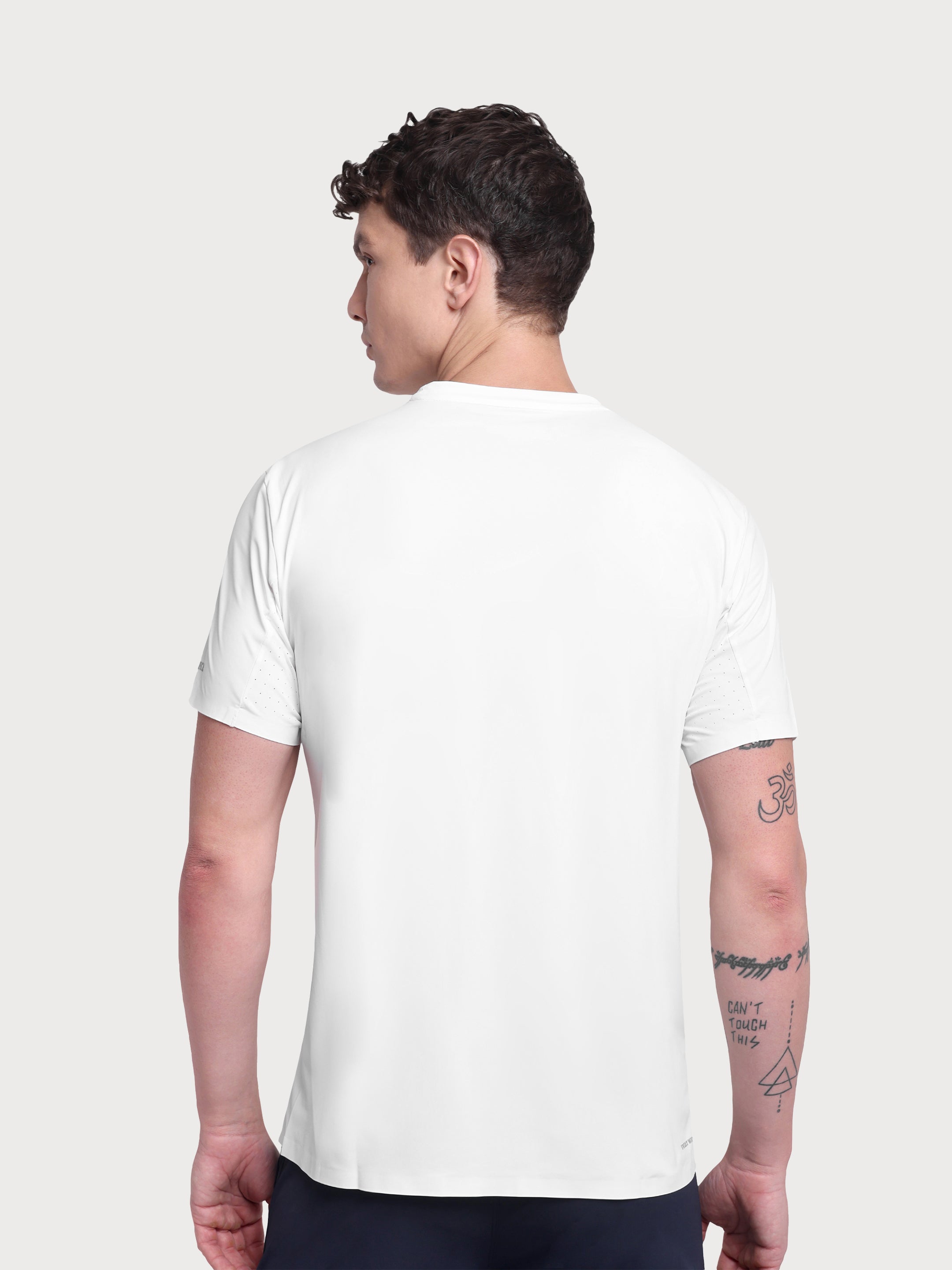 UrbanThreads Tee White