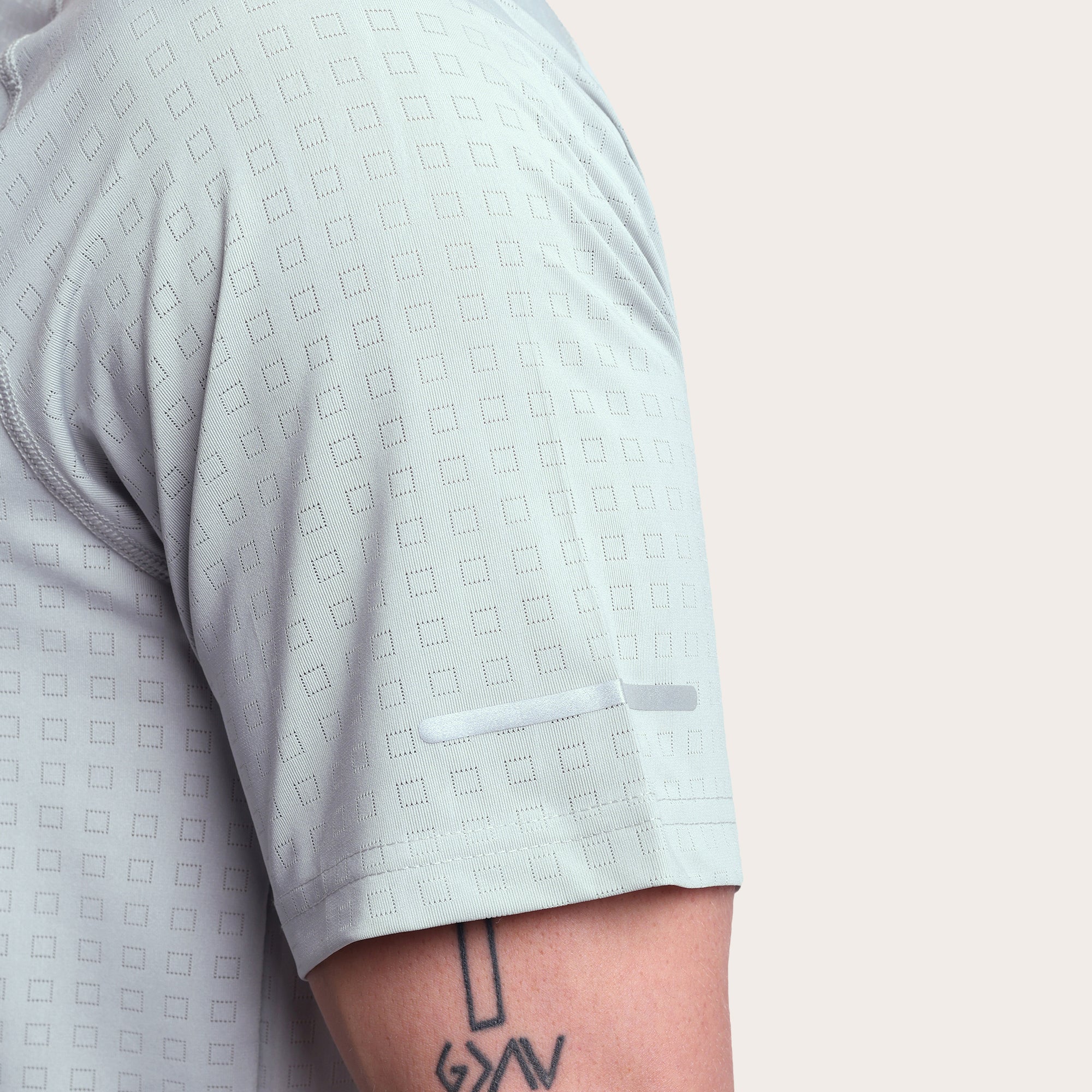 StreetPulse Tee Light Gray