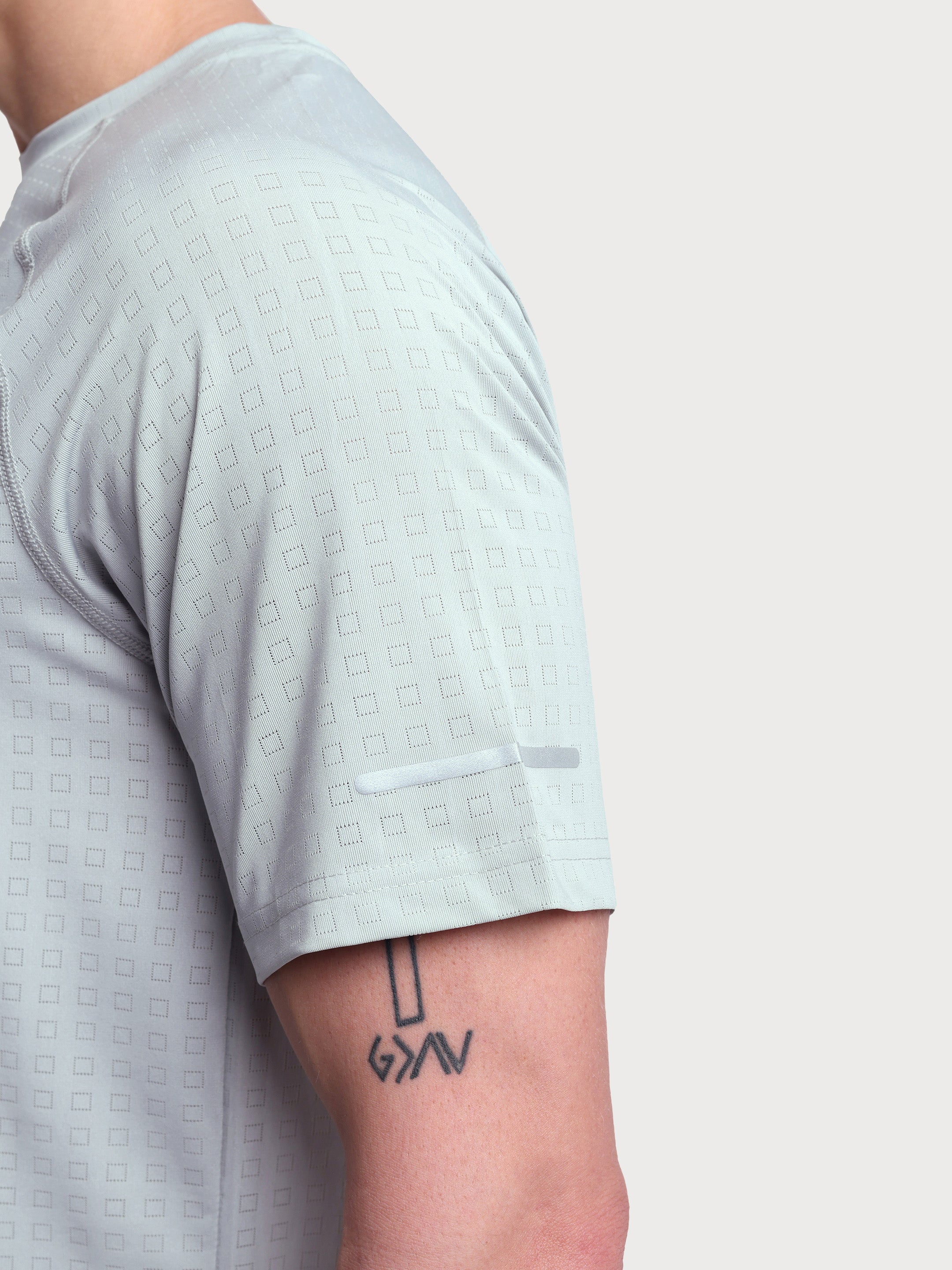 StreetPulse Tee Light Grey