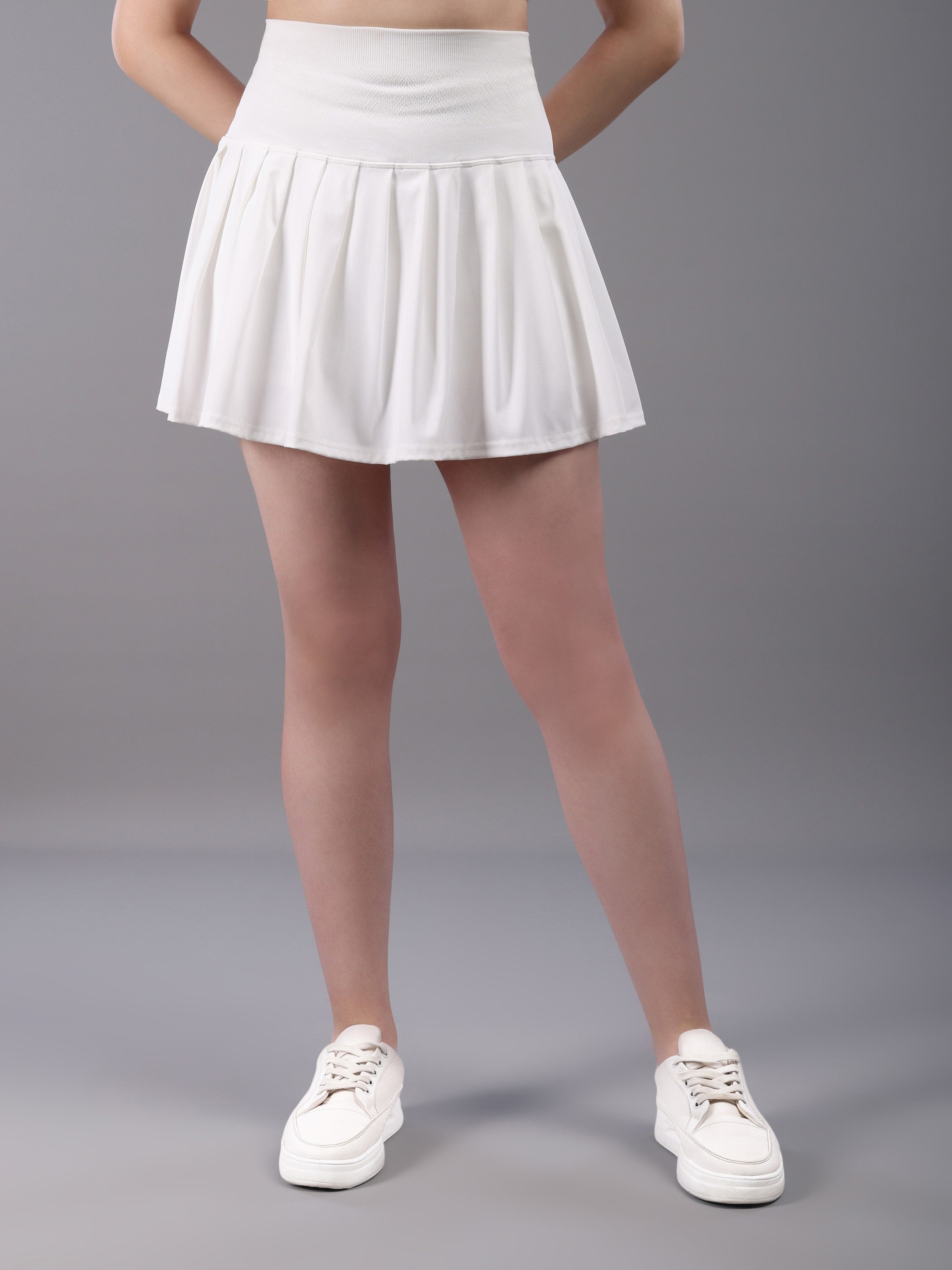 #Color_White Echo