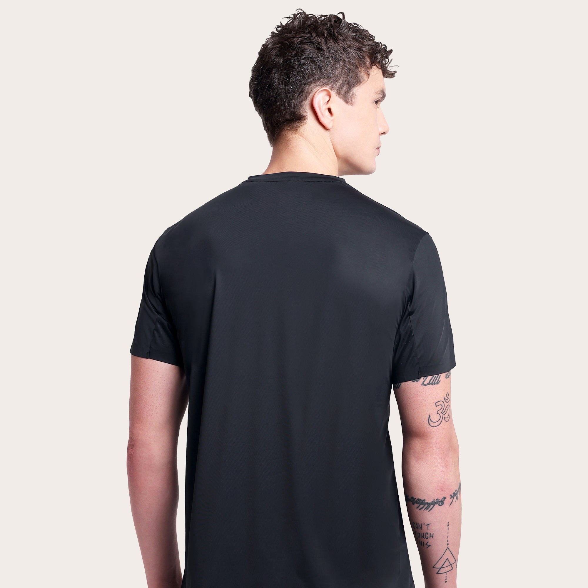 UrbanThreads Tee Black